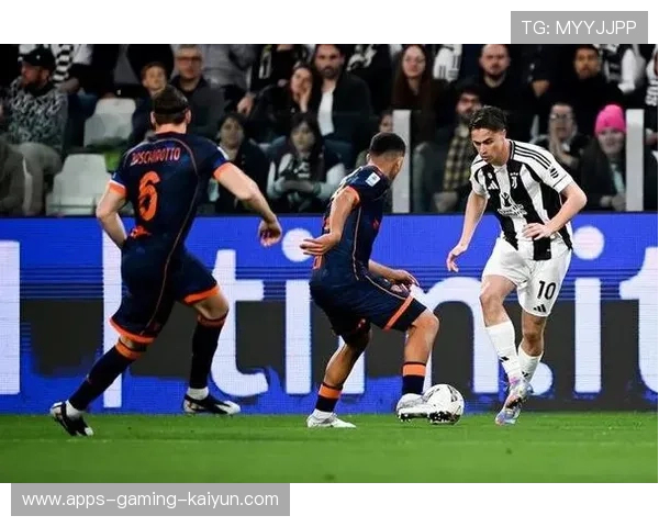 尤文禁区前沿接应球员做球能力极强