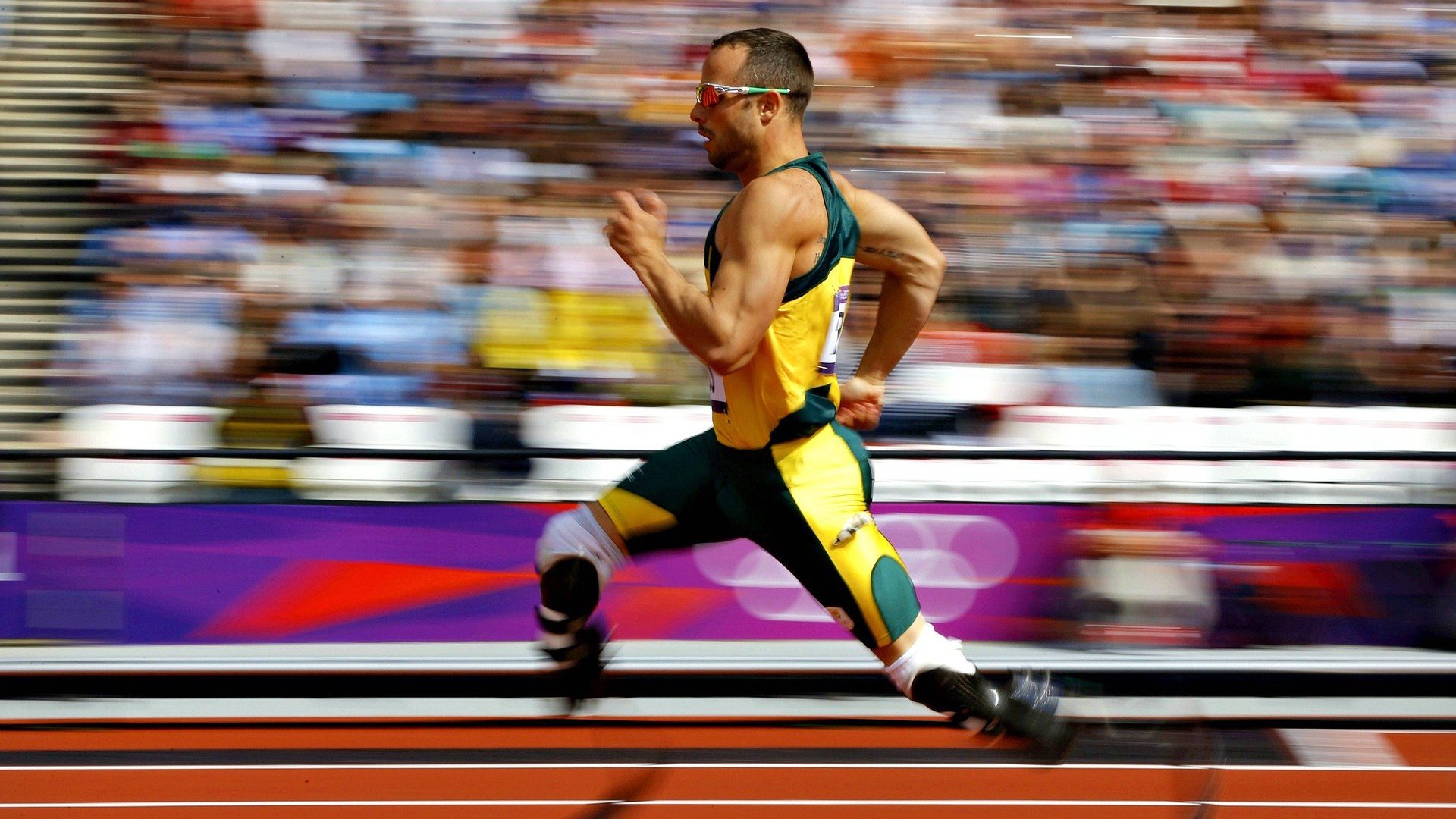 世界滑板大赛场地赛项目吸引年轻观众，滑板国际赛事